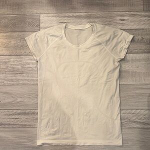 Women's Cream Short Sleeve Lululemon Swiftly collection